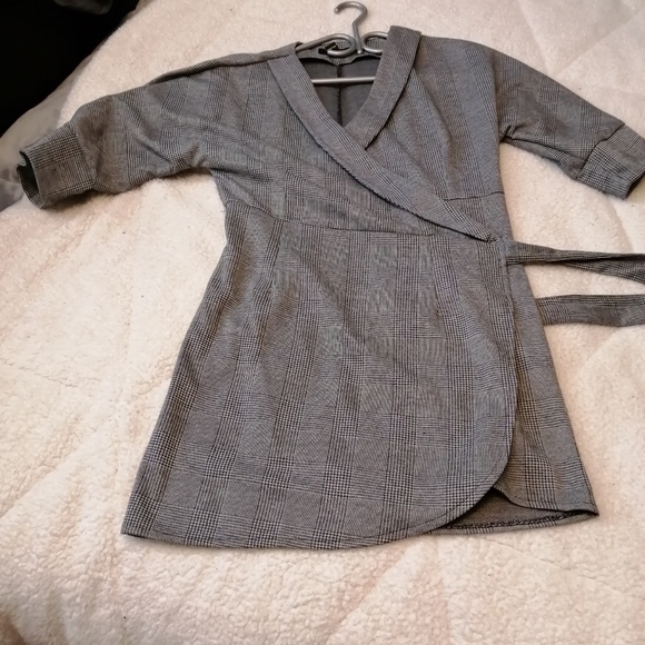 NWOT Wrap top - Picture 2 of 5